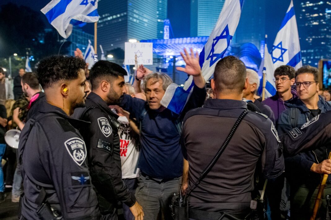 Proteste în Israel după ce premierul Netanyahu l-a demis pe ministrul Apărării