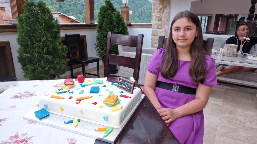 Amalia este o fetiță de 12 ani