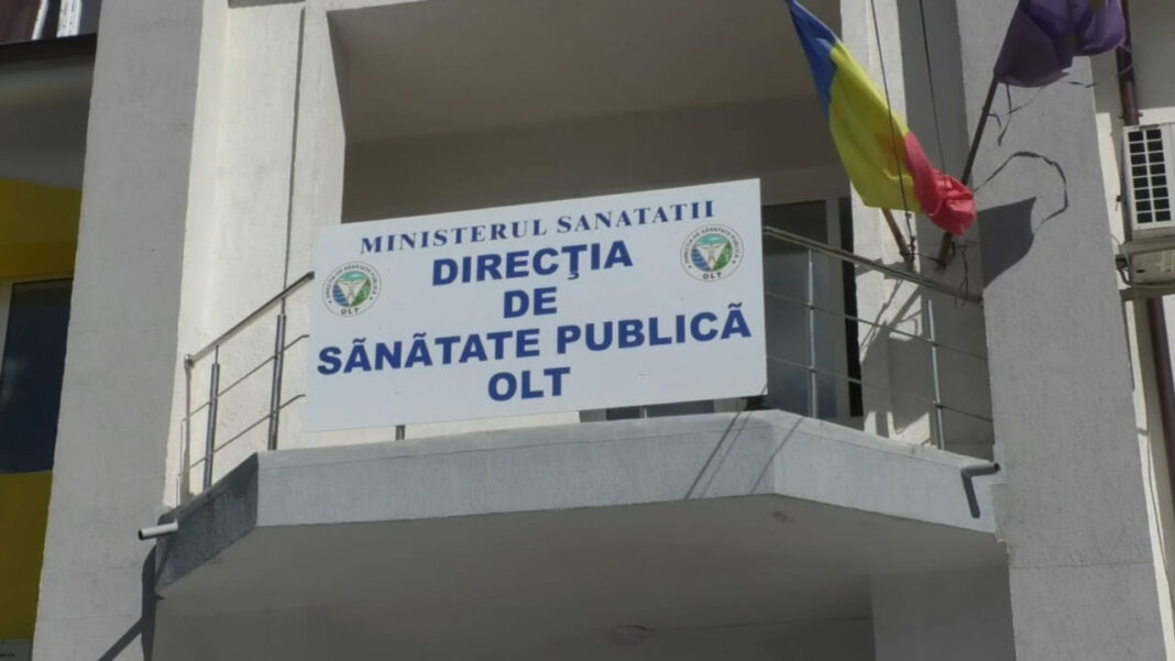 Directorul executiv al DSP Olt şi alte două angajate, sub control judiciar într-un dosar de corupţie