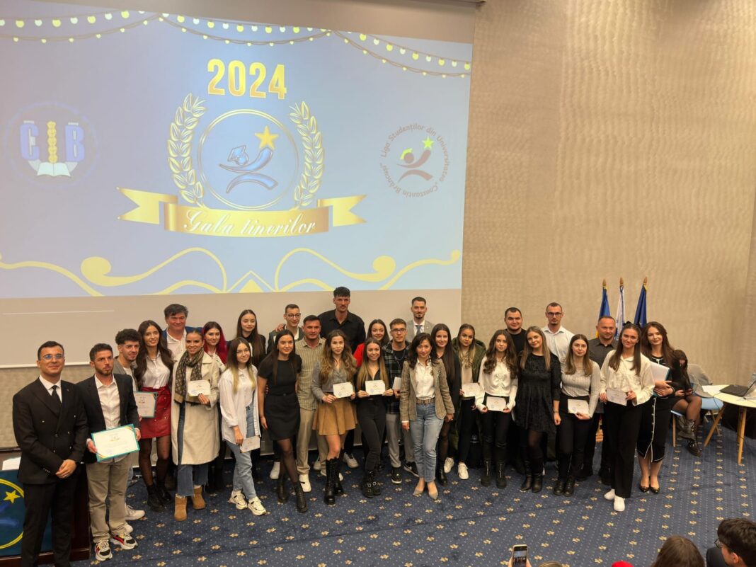 Cei mai buni elevi și studenți, premiați la Gala Tinerilor organizată la UCB