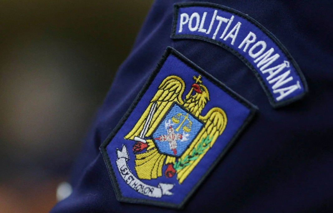 Doi poliţişti, cercetaţi penal după ce au fost implicaţi într-o bătaie într-un restaurant