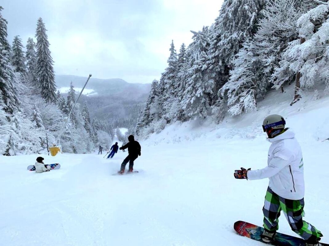 Sezonul de schi începe în acest weekend la Transalpina-Voineasa