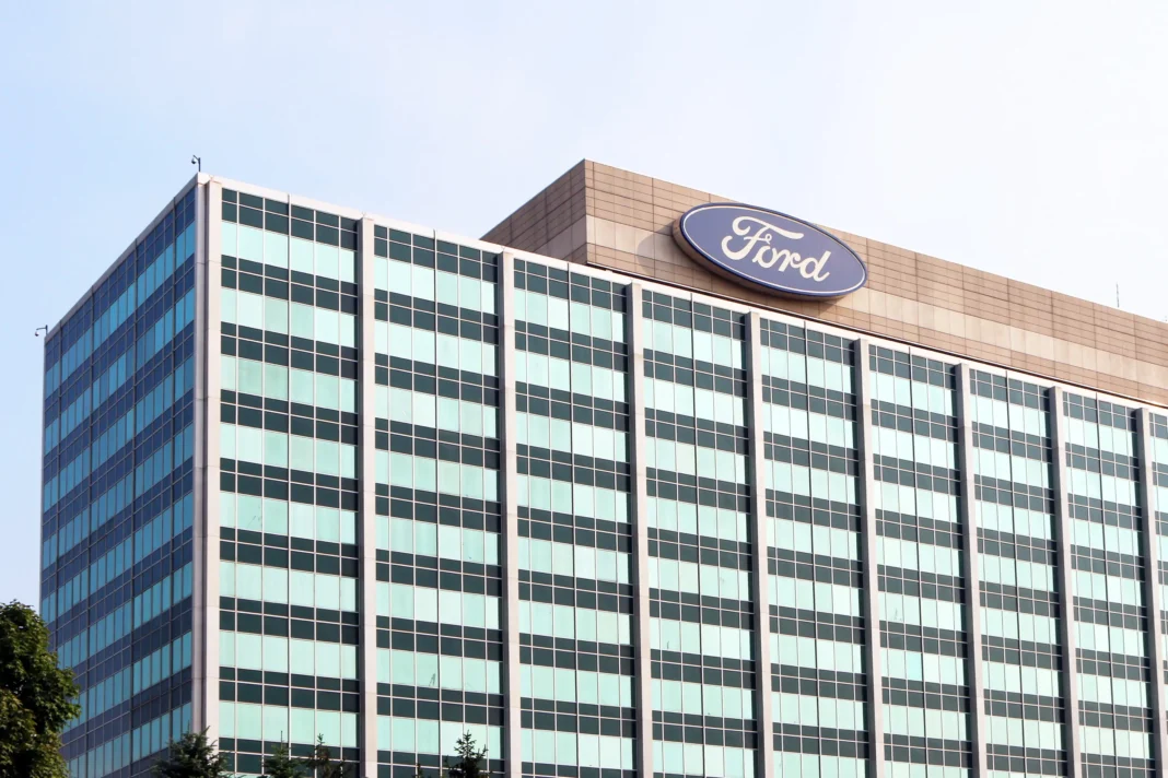 Ford anunţă că va reduce aproximativ 14% din forţa sa de muncă în Europa