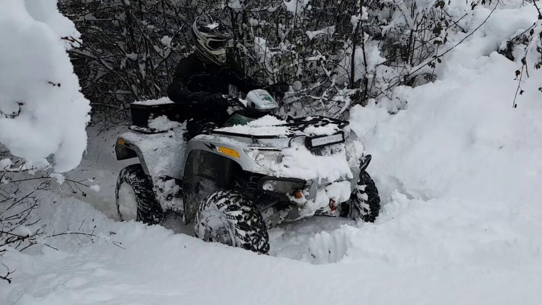 O tânără din Slatina a ajuns la spital în această după-amiază, după ce a fost implicată într-un accident cu un ATV în zona stațiunii Rânca