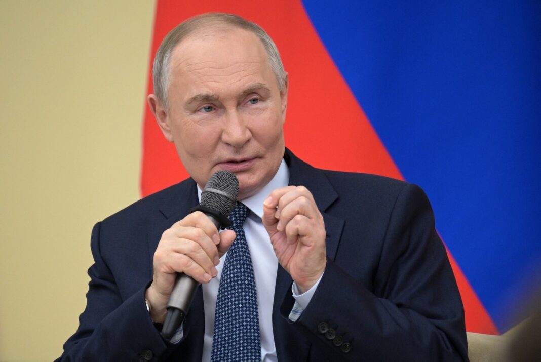 Putin a comentat ironic decizia autorităților române de a renumera voturile din primul tur prezidențial