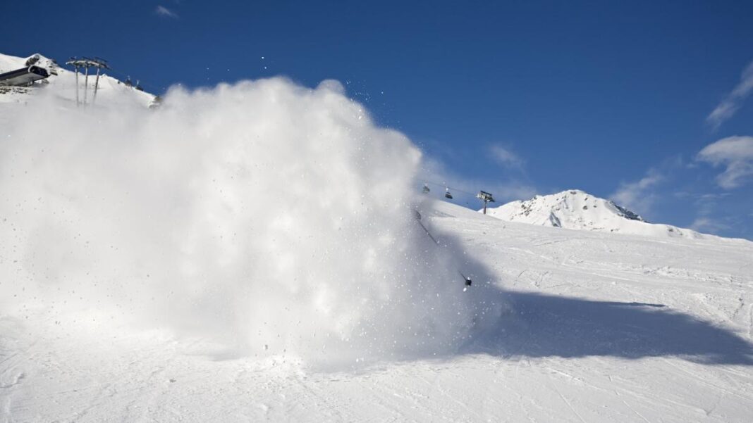 Risc mare de avalanșă în zonele montane înalte