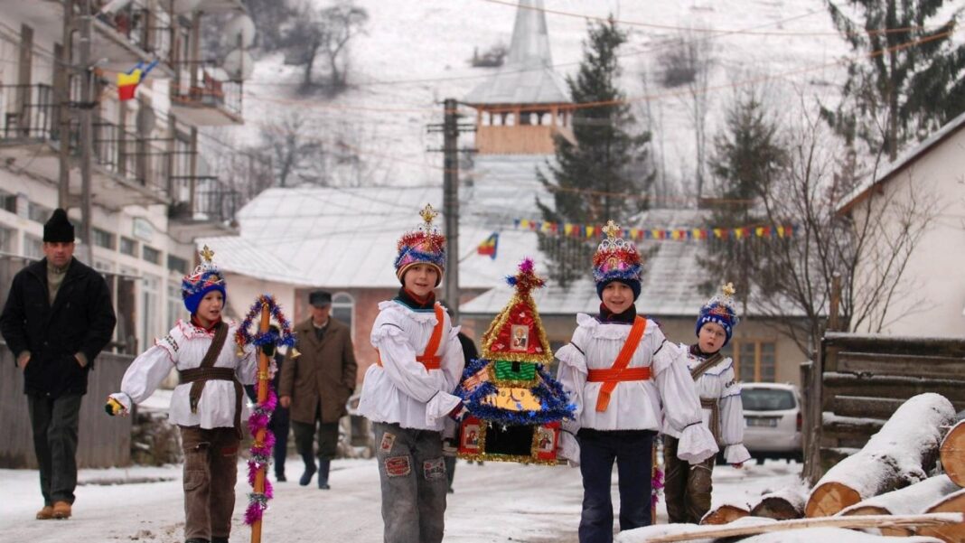 Comunitatea românilor din Cernăuţi cere ajutorul guvernului pentru a se putea păstra predarea în limba română în şcolile din Ucraina