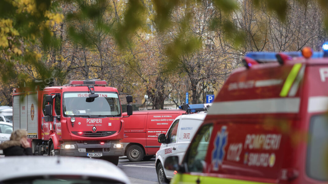 Explozie puternică în Constanţa. Patru persoane cazate într-o clădire de muncitori, rănite