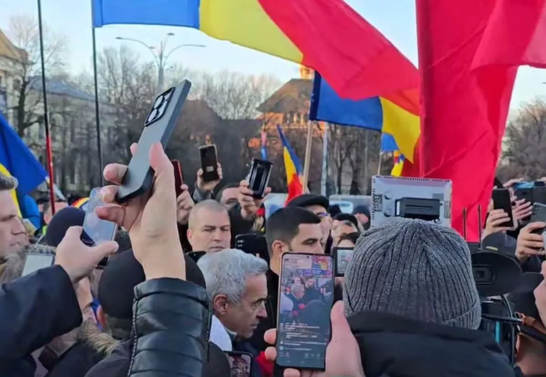 Protestul sindicaliștilor din Piata Victoriei, încheiat mai devreme pentru a nu se asocia cu marșul lui Georgescu