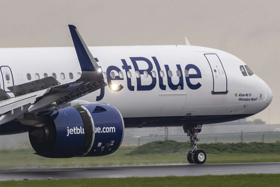 Două persoane au fost găsite moarte în trenul de aterizare al avionului JetBlue