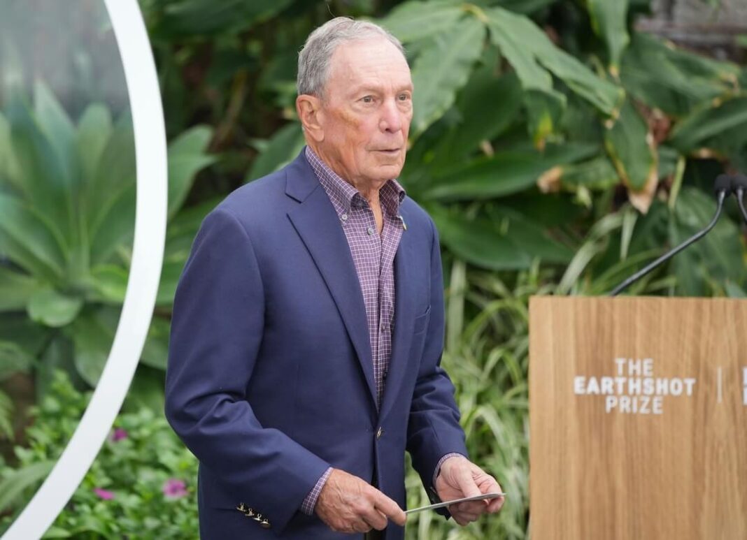 Filantropul Michael Bloomberg va contribui financiar în locul guvernului SUA după ce Trump a anunțat retragerea din Acordul de la Paris privind schimbările climatice