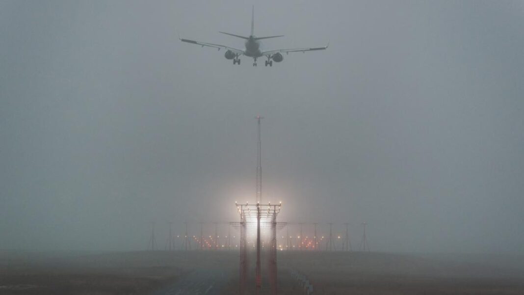 Zboruri întârziate pe aeroporturile din București, din cauza ceții