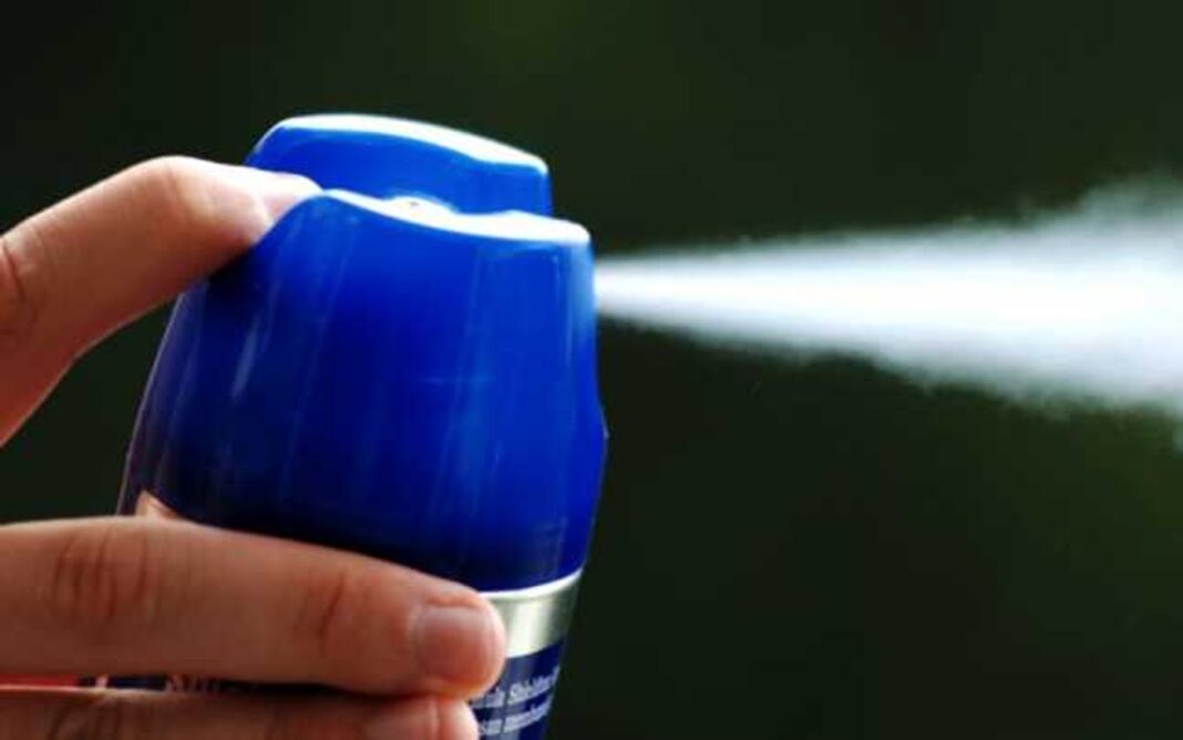 O persoană a folosit un spray lacrimogen într-un magazin 