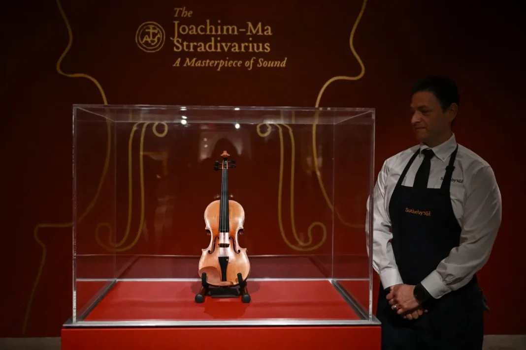 Vioară Stradivarius, vândută la licitaţie cu 11,3 milioane de dolari