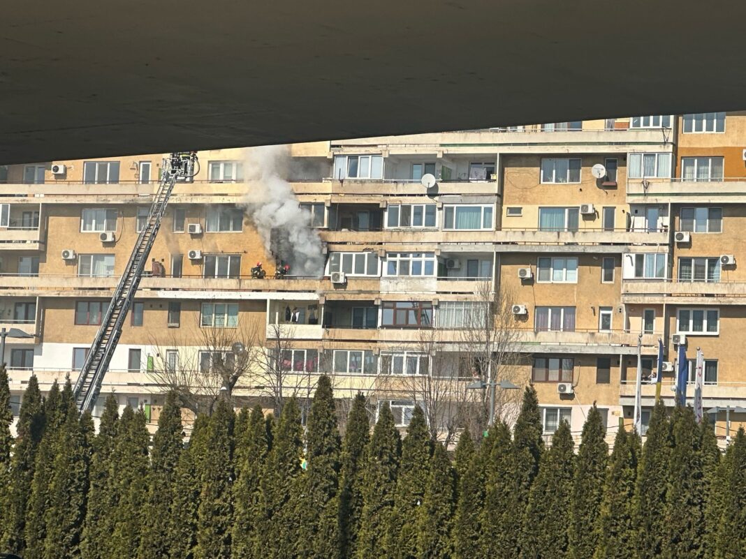 Incendiu într-un apartament de la kilometrul zero